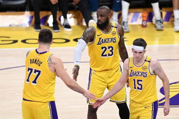 James trở thành trường hợp đầu tiên, Clippers đã ký hợp đồng nặng, lựa chọn số 1 đã được mua lại và Yang Hansen đã tận dụng thời gian và địa điểm