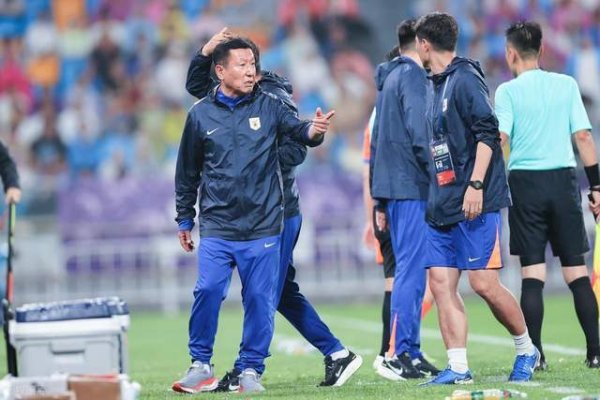 Gia đình giàu có bị bỏ lại để 