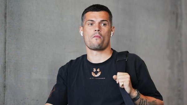 Cầu thủ cũ của Arsenal trở lại