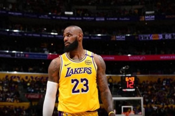 Chơi với James là xấu? Shanper